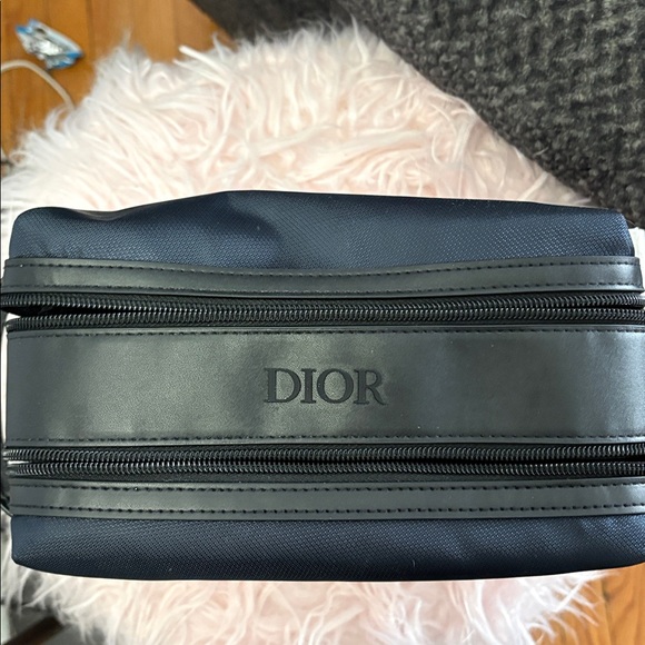 Dior nwot Navy and Black Toiletry Bag - Picture 12 of 12